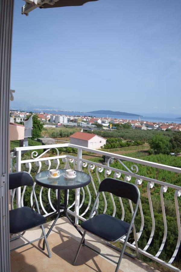 Apartments Marta Kaštel Novi المظهر الخارجي الصورة