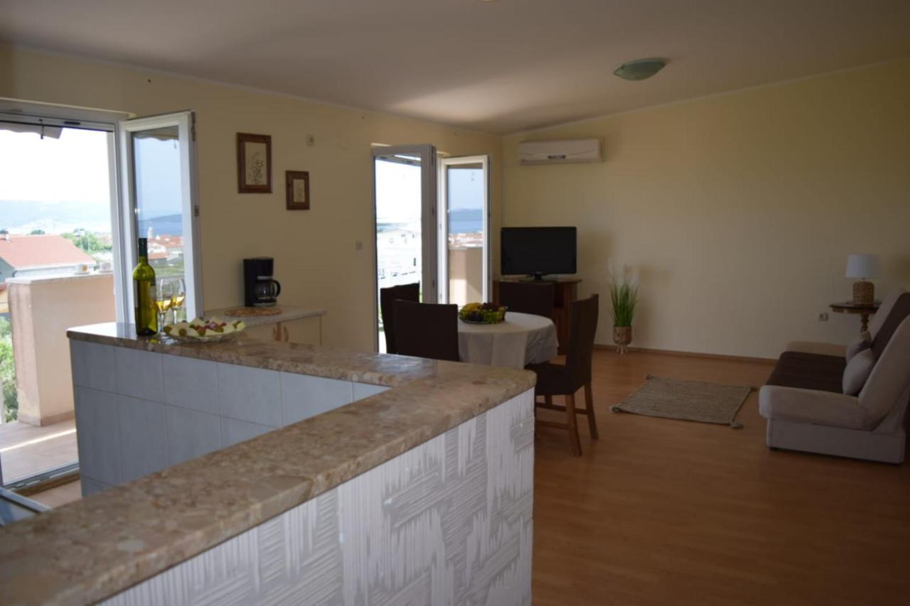 Apartments Marta Kaštel Novi المظهر الخارجي الصورة