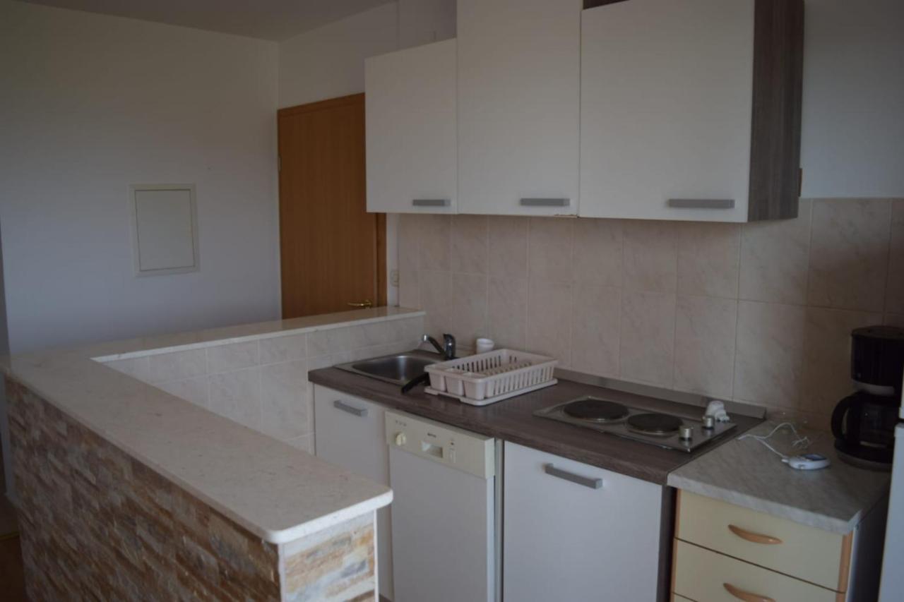 Apartments Marta Kaštel Novi المظهر الخارجي الصورة