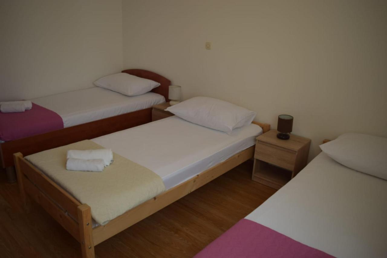 Apartments Marta Kaštel Novi المظهر الخارجي الصورة