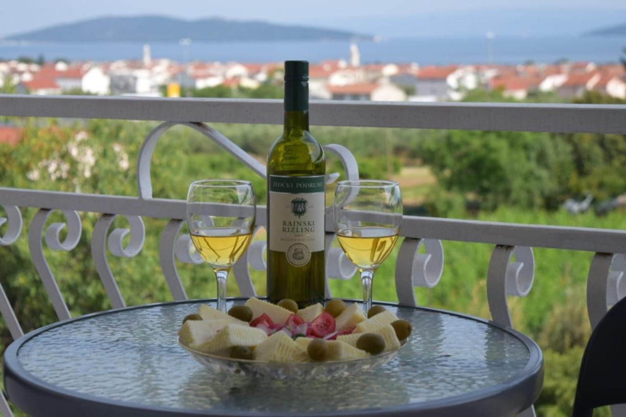 Apartments Marta Kaštel Novi المظهر الخارجي الصورة