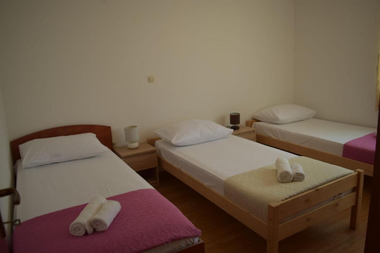 Apartments Marta Kaštel Novi المظهر الخارجي الصورة
