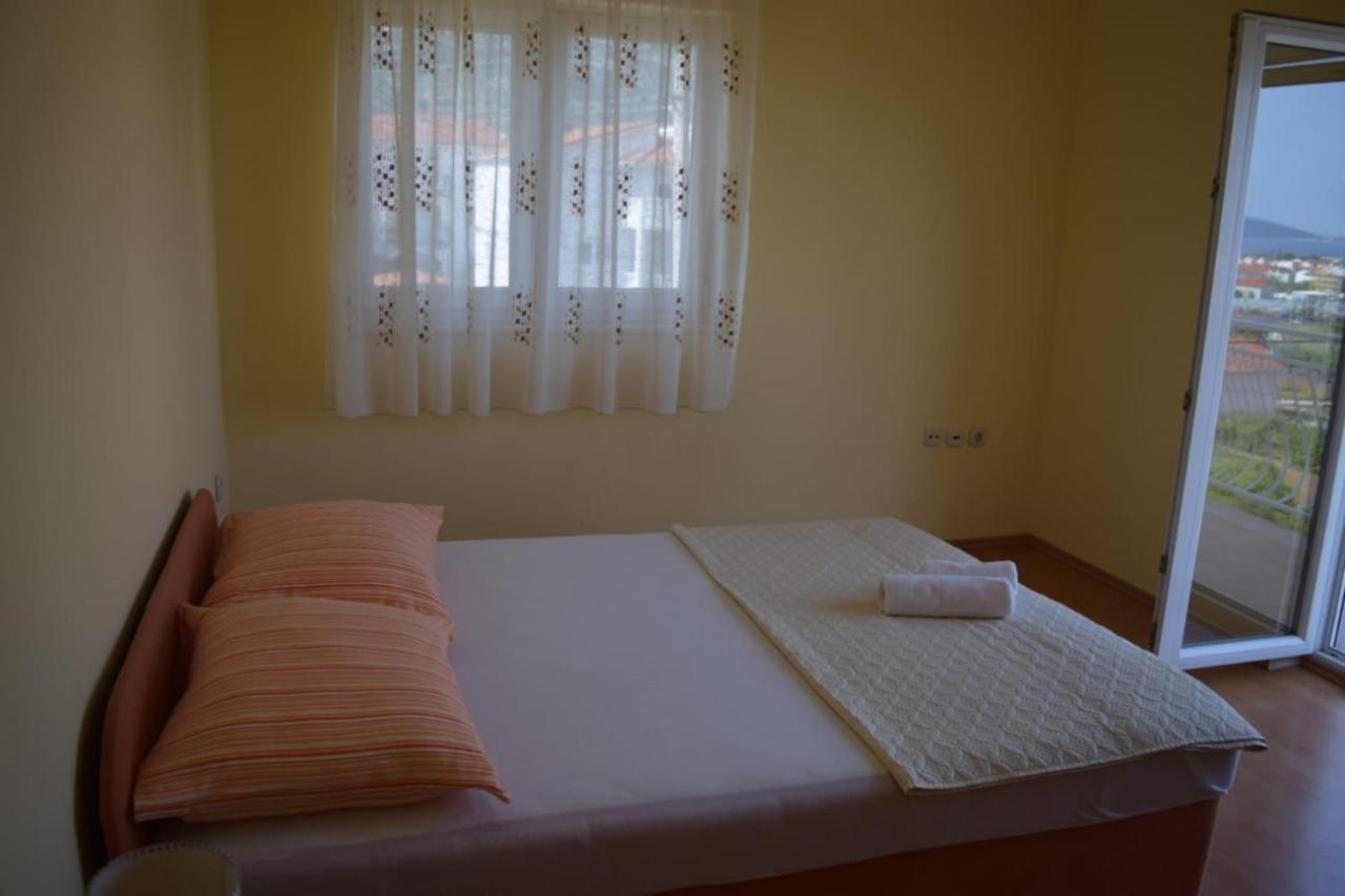 Apartments Marta Kaštel Novi المظهر الخارجي الصورة