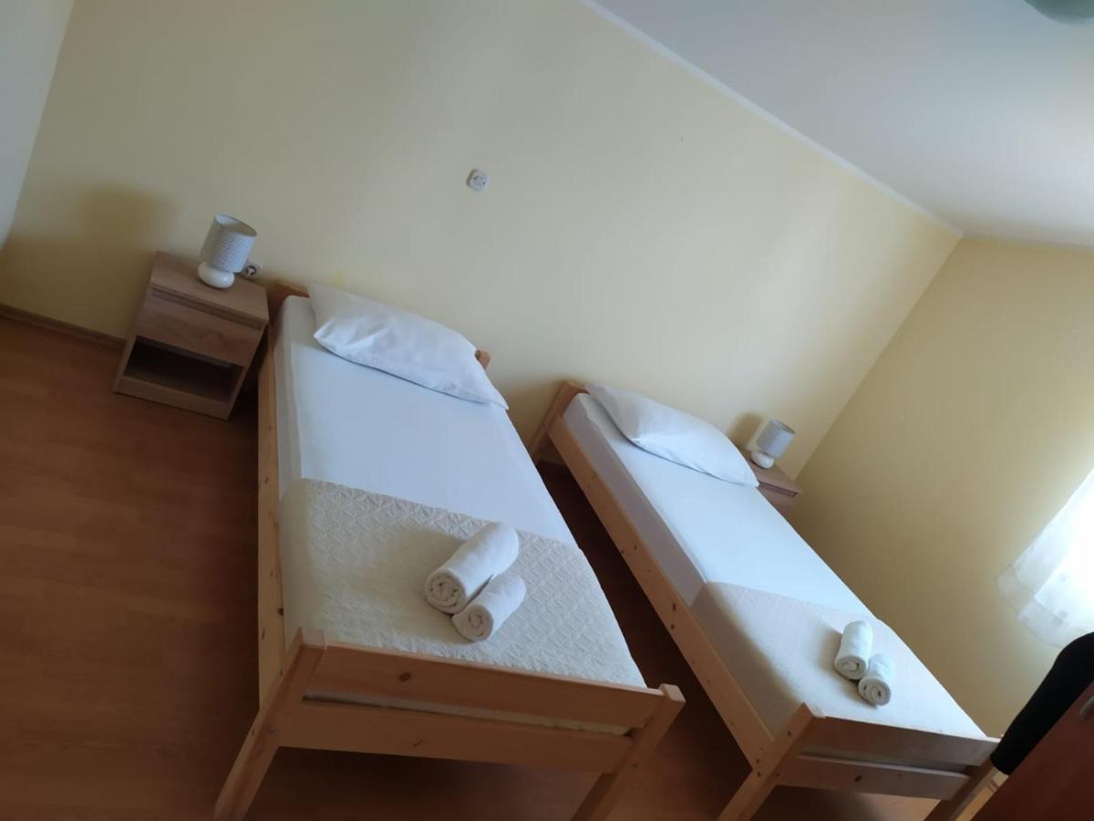 Apartments Marta Kaštel Novi المظهر الخارجي الصورة