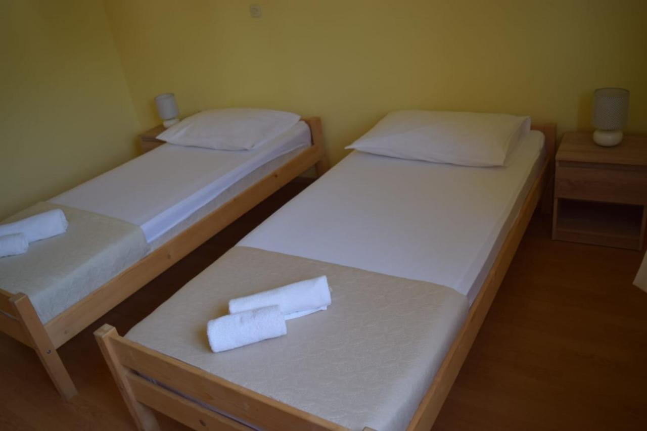 Apartments Marta Kaštel Novi المظهر الخارجي الصورة